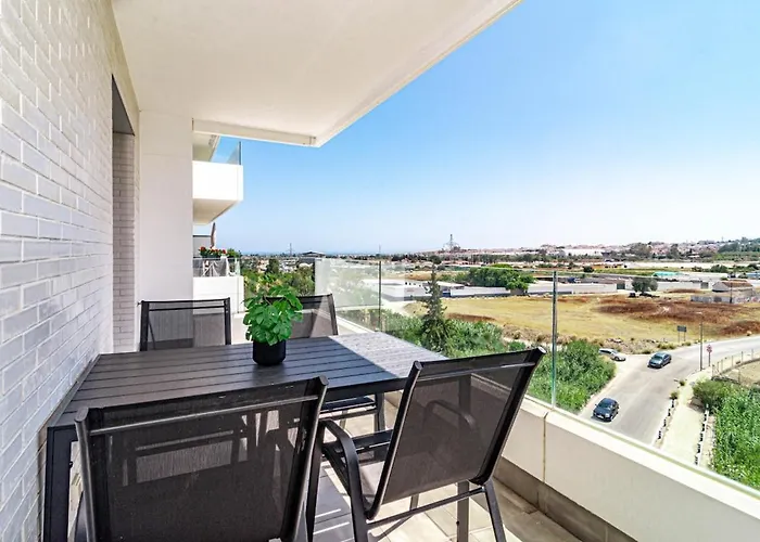 Jg5.4a- Modern With Views شقة ماربيا